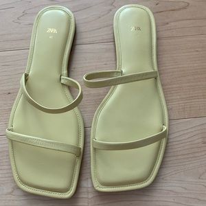 Light yellow Zara leather sandals
